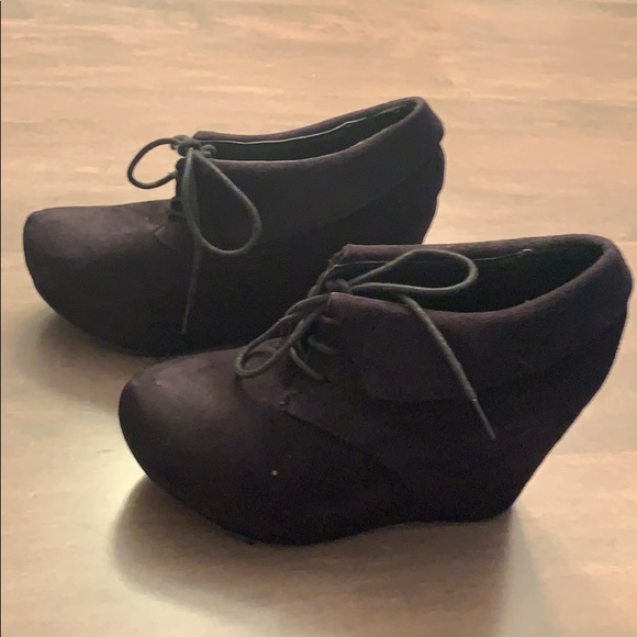 Charlotte Russe Shoes - Beautiful Charolette Russe Black Ankle Booties🌸